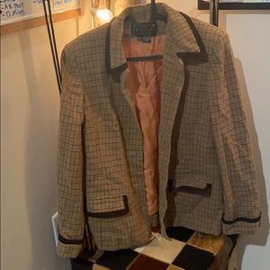 Plaid brown blazer